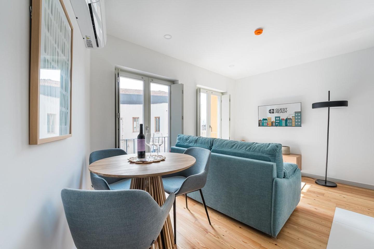 Guestready - Downtown Refuge With Private Parking Apartment Porto Luaran gambar